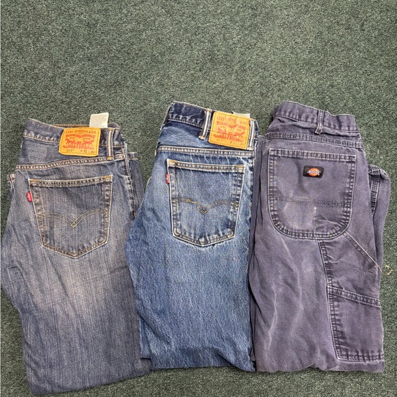 Levi's Men's Relaxed Fit Jeans - Light Blue and Blue - Picture 1 of 4